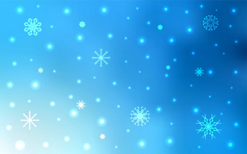 淡蓝色矢量背景与圣诞雪花。 雪在模糊的抽象背景上有梯度。 该模式可用于年度新网站。
