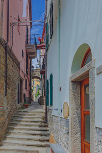意大利CinqueTerreCorniglia村的街道和建筑物