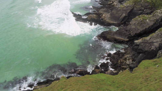 爱尔兰丁格尔半岛崎岖海岸线鸟瞰图
