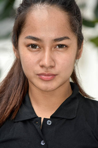 年轻的菲律宾女性少年肖像