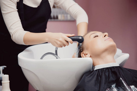 治疗后的头发水疗中心照片