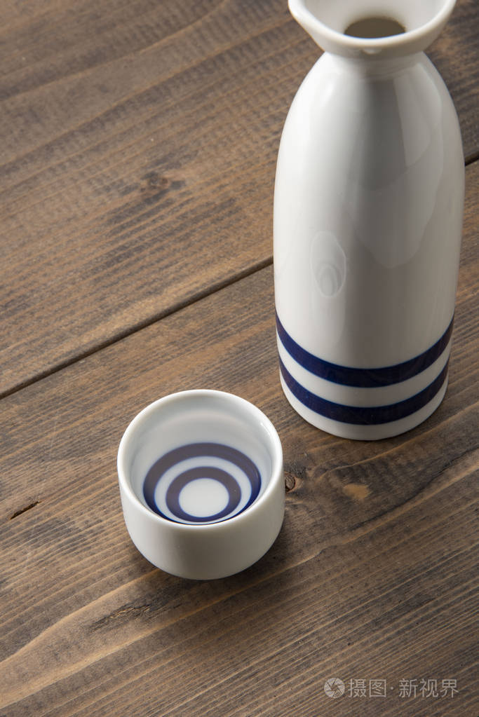 在日本品尝美味的日本清酒