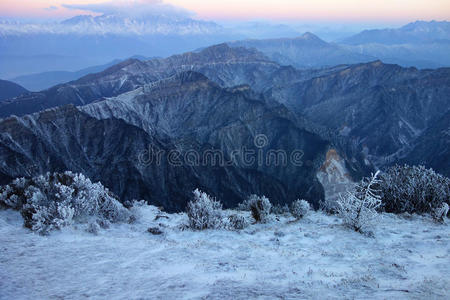 雪山日出