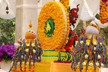 泰国寺庙的花卉艺术