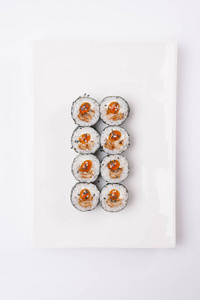 传统日本寿司卷白色背景