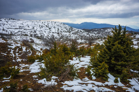 希腊扎戈罗霍里亚山脉美丽的冬季景观