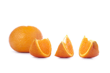 新鲜橘子，白色背景隔离