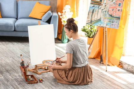 艺术家画画图片