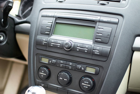 现代汽车仪表板无线电系统和气候控制面板
