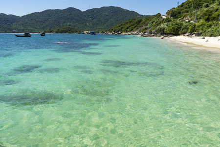 查姆岛在越南的库劳查姆群岛，有着美丽的海滩和风景。