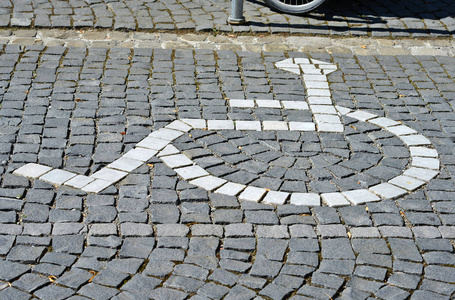 残疾人停车场的白石标记。