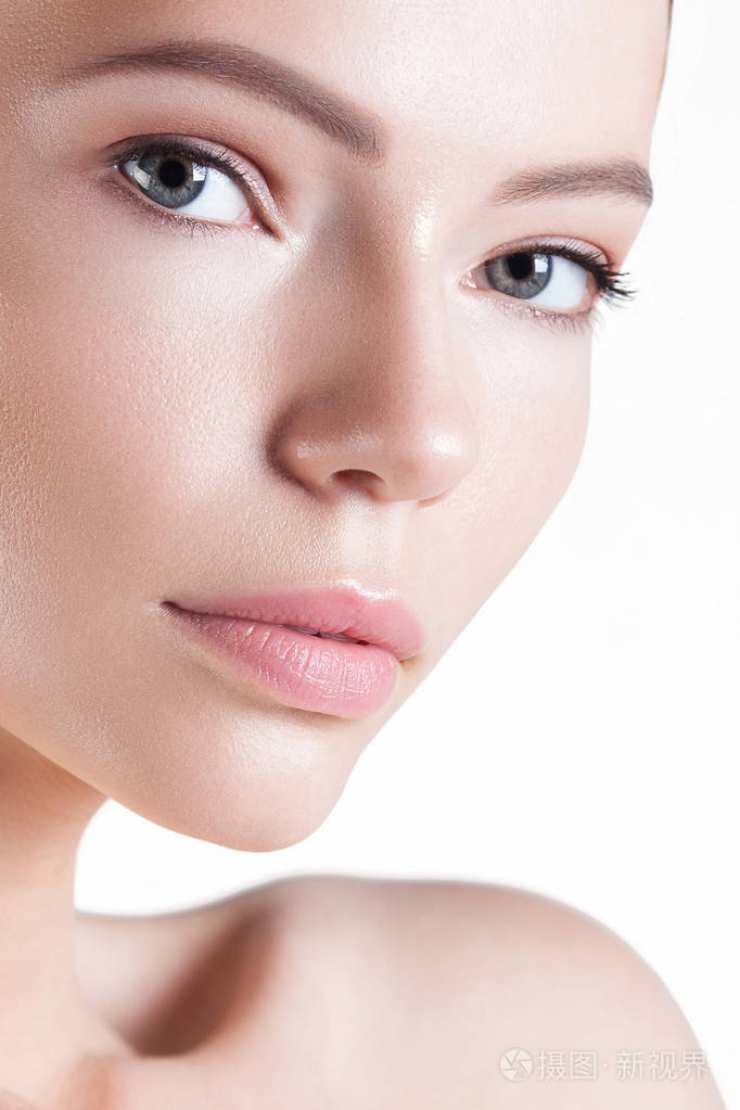 年轻漂亮的女人,干净完美的皮肤特写.美人画像