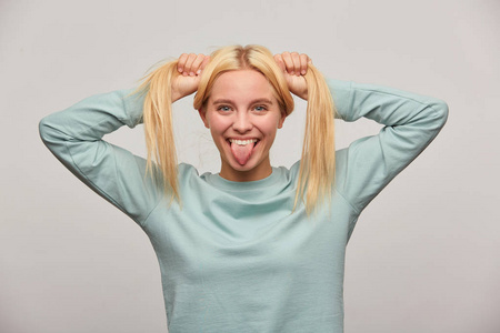 女孩开心的脸图片