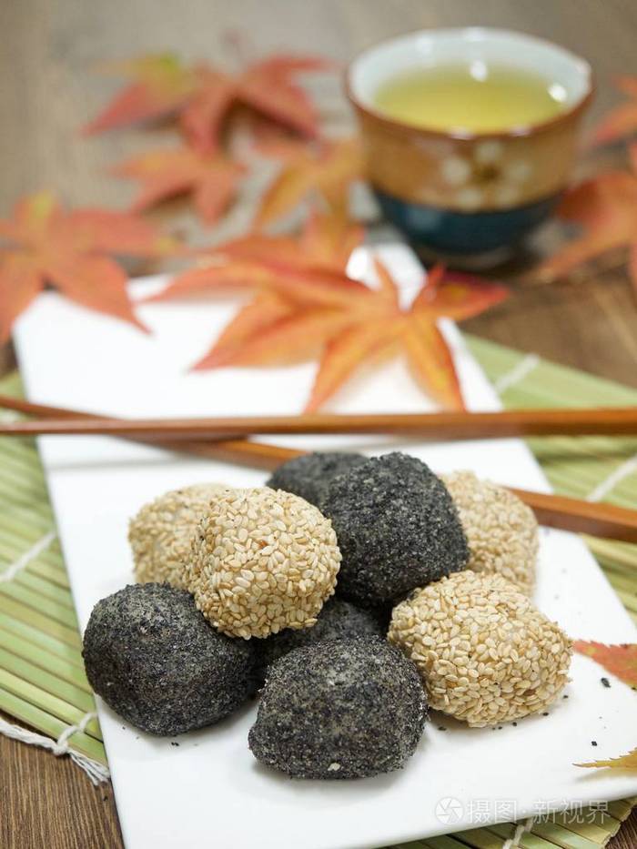 亚洲食品芝麻糯米糕