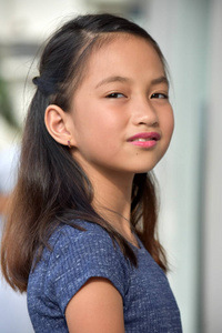 幼稚成熟的女人图片