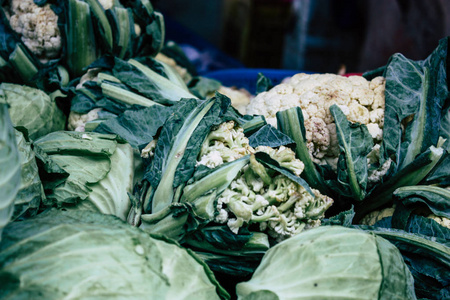 加德满都尼泊尔2018年10月27日下午加德满都市场上出售的油菜花特写