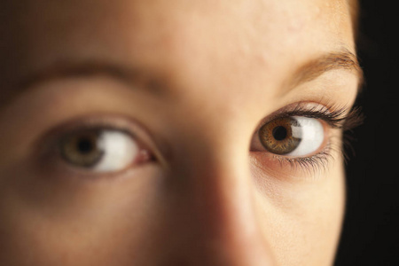 女性闭眼眉毛闭眼全帧图像照片