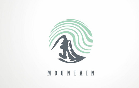 创意标志设计理念,为山区新鲜度登山郊游. 享受野生自然矢量图形.