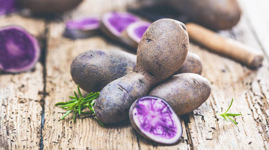 紫色土豆特写