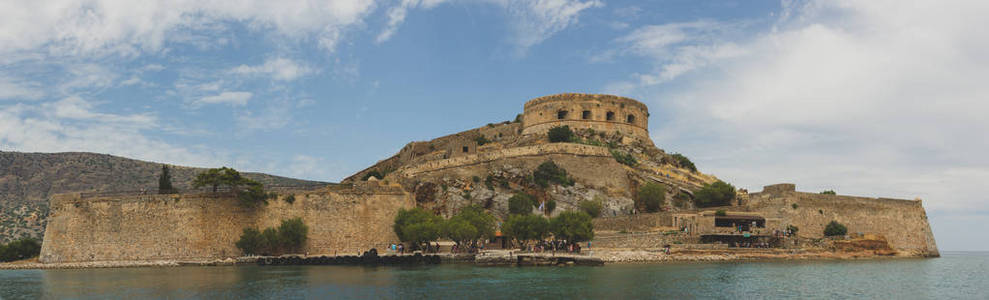 对Spinalonga堡垒的全景