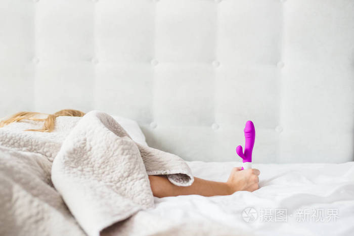 女人和性玩具. 女人自慰