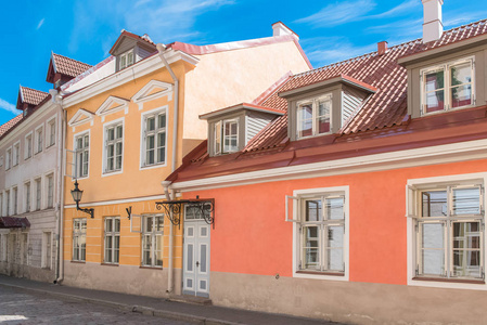 爱沙尼亚的塔林，中世纪城市的五颜六色的房子，典型的建筑物
