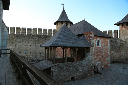 斯莫特里奇河上的旧城堡是一座以前的鲁德尼亚立陶宛城堡，后来是波兰的三部分堡垒，位于波多利亚的历史地区。 国家历史建筑圣地