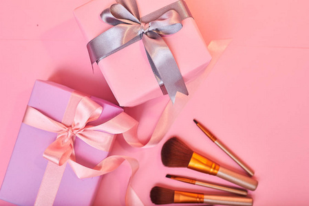 礼品创意化妆刷粉红色礼品盒