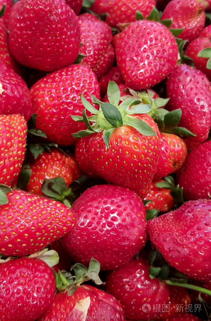 红色成熟甜草莓食品背景。