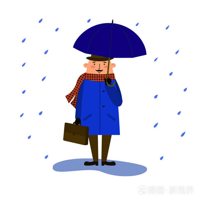 穿斗篷,帽子,手提箱和雨伞的人站在雨中