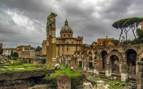 意大利欧洲阴天的罗马城市景观和历史遗迹