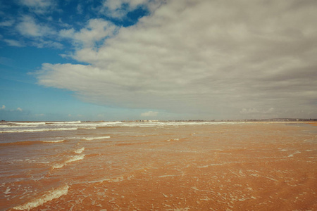 大西洋上美丽的海滩埃萨乌伊拉摩洛哥