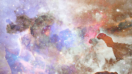 外层空间的星云。 这幅图像的元素由美国宇航局提供。