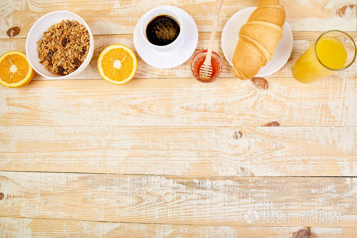 欧式早餐在ristic木制背景上.