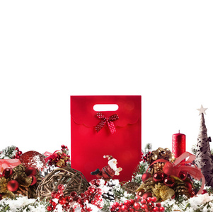 圣诞节背景概念。闪亮的圣诞装饰与礼物, 树, 圣诞老人和蜡烛