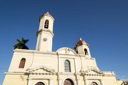 古巴南部海岸Cienfuegos省城市Cienfuegos首都的景色。 这座城市被称为南方的明珠，摄于2018年11月3日