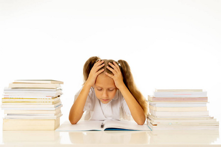 悲伤和无聊的学生图片-悲伤和无聊的学生素材-悲伤和无聊的学生插画-