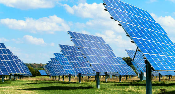 太阳能电池板。 太阳能光伏电池板。 现代太阳能电池板。 太阳能。
