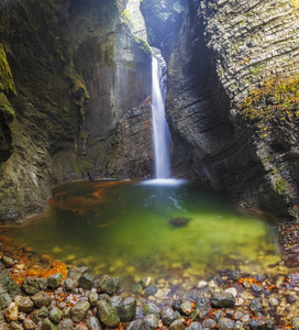 科齐亚克瀑布是科巴里地区斯洛文尼亚最著名的瀑布之一。