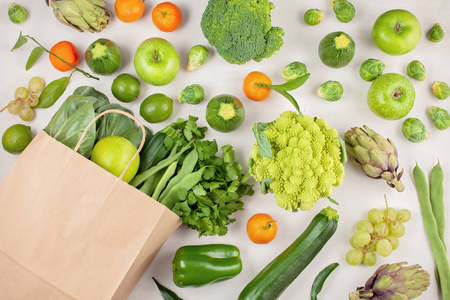 不同季节的健康饮食观念. 有机农业农产品市场照片