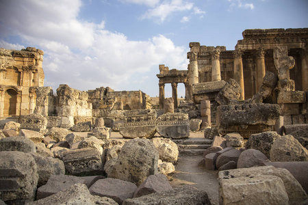 古代赫利奥波利斯寺建筑群的罗马遗址。 巴贝克贝卡谷地黎巴嫩。