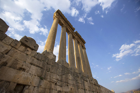 古代赫利奥波利斯寺建筑群的罗马遗址。 巴贝克贝卡谷地黎巴嫩。