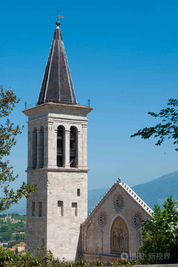 主教堂的正方浪漫风格的圣玛利亚教堂