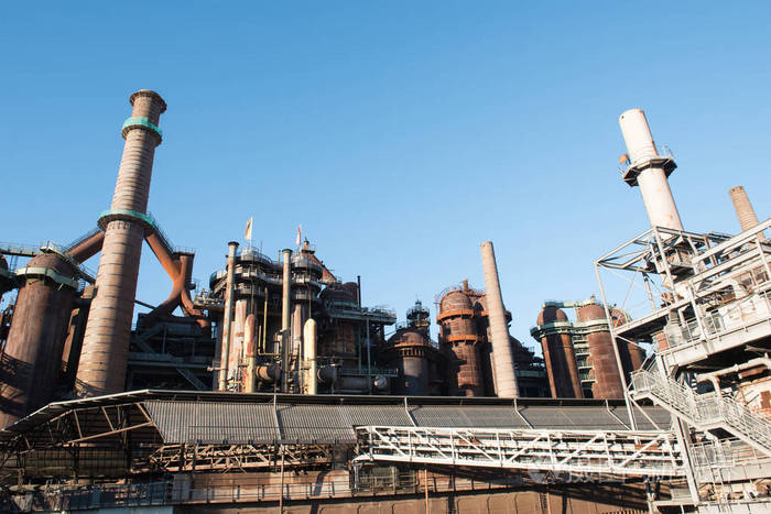 铁厂管道生动的蓝天