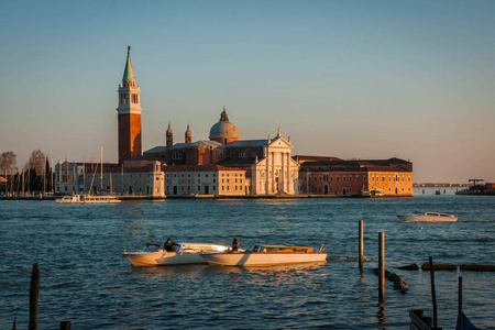 意大利日落时威尼斯风景如画的香奈儿形象