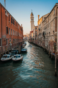 意大利日落时威尼斯风景如画的香奈儿形象