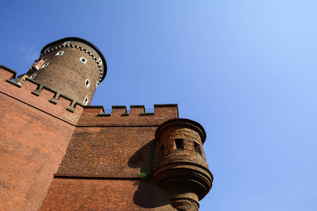 波兰克拉科夫瓦维尔城堡的古城墙和桑多米尔斯卡塔