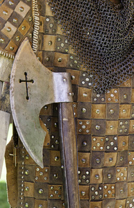 古代中世纪银斧装饰的细节装饰和死亡