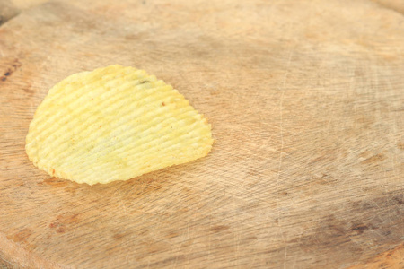 脆皮薯片垃圾食品不健康食品木制食品