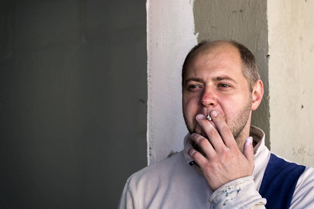 魁地奇霍奇贪婪地抽烟照片